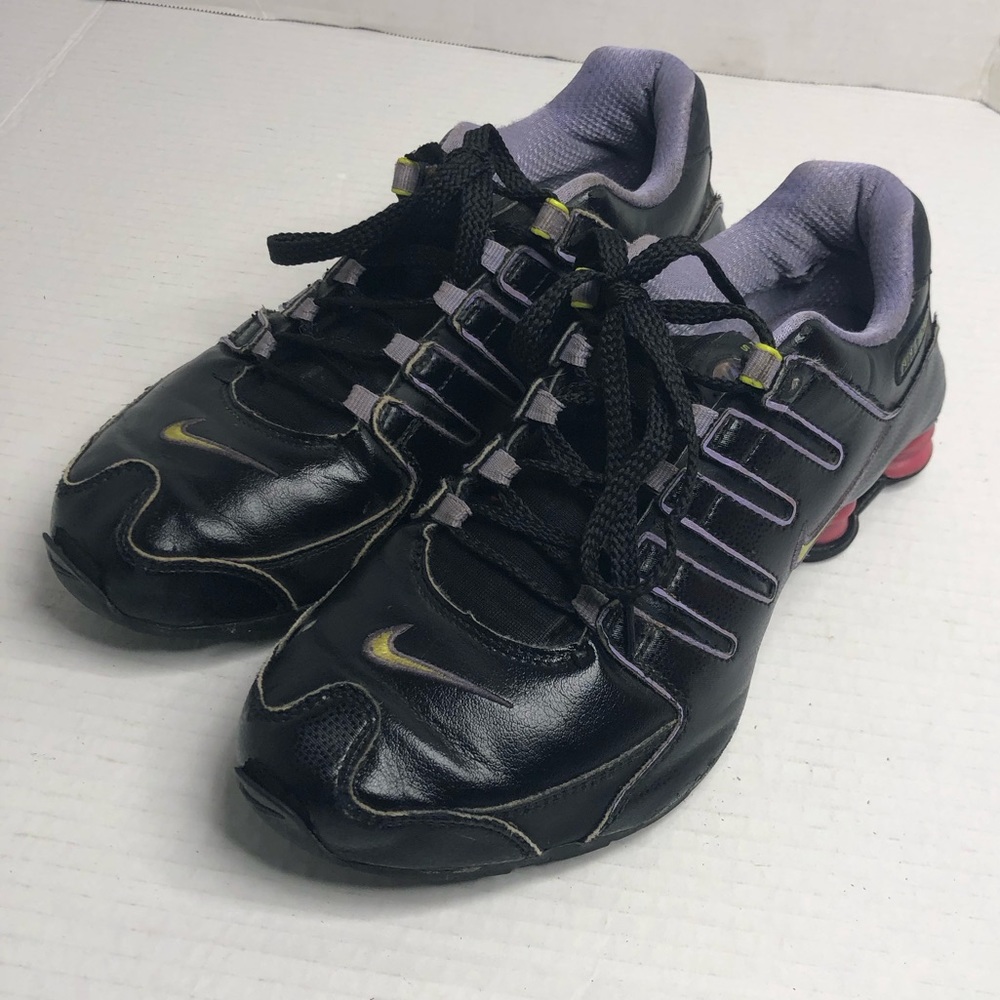 Nike Shox Sneakers Size 6.5Y fits Women 8.5 Black Pink Womens Youth Athletic